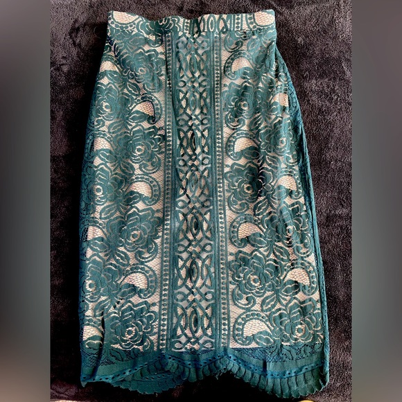 Green Lacy Skirt - Picture 1 of 2